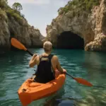 Gite in kayak tra calette nascoste: l’itinerario alternativo che pochi programmano